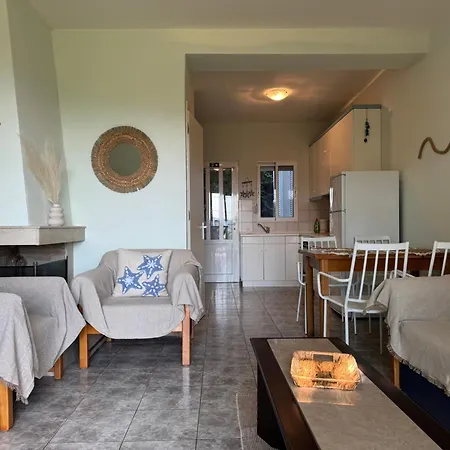 Davanos House Apartment