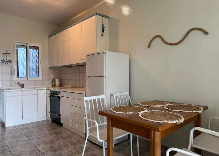 公寓 Davanos House